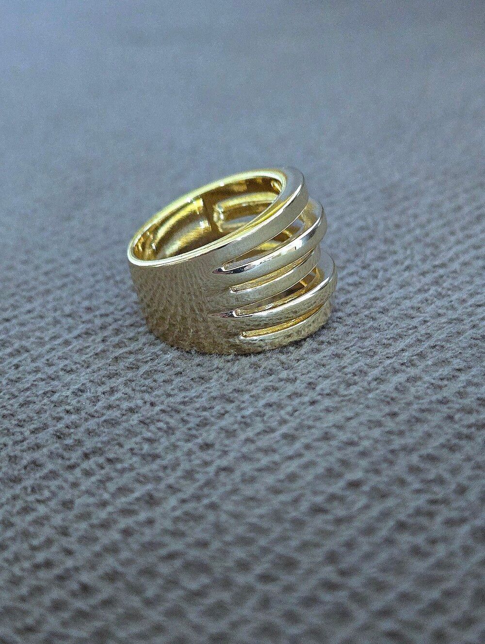Gold💛 Multi Row Band Ring💍 - NWOT - Picture 7 of 16